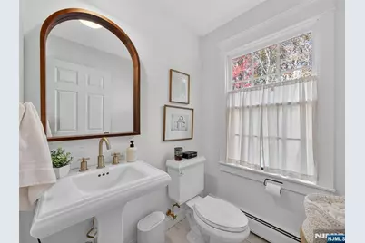 141 W Oak Street, Ramsey, NJ 07446 - Photo 17