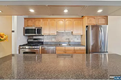 555 North Avenue 6F #6F, Fort Lee, NJ 07024 - Photo 15