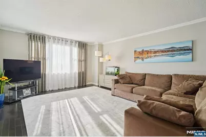 555 North Avenue 6F #6F, Fort Lee, NJ 07024 - Photo 5