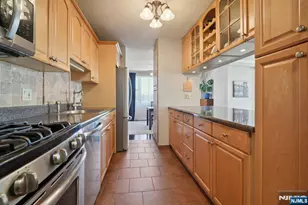 555 North Ave 6F, Fort Lee, NJ 07024 - Photo 11