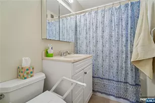 555 North 21M, Fort Lee, NJ 07024 - Photo 15