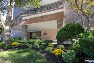 140 Euclid Ave 1H, Hackensack, NJ 07601 - Photo 5