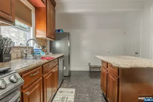 39 Summit St, Ridgefield Park, NJ 07660 - Photo 7