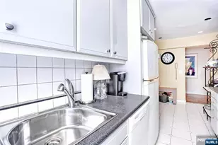 326 N Bridge Plaza 1I, Fort Lee, NJ 07024 - Photo 13