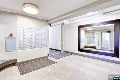 326 N Bridge Plaza 1I #1I, Fort Lee, NJ 07024 - Photo 5