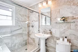 326 N Bridge Plaza 1I, Fort Lee, NJ 07024 - Photo 19