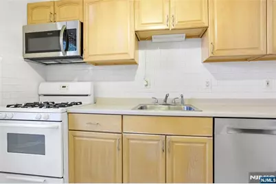 2320 Linwood Avenue 4B #4B, Fort Lee, NJ 07024 - Photo 17