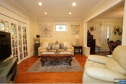 710 Hillside Avenue, Cliffside Park, NJ 07010 - Photo 5