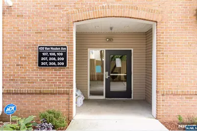 435 Van Houten Avenue 307 #307, Passaic, NJ 07055 - Photo 3