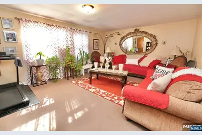 335 Montclair Avenue, Newark, NJ 07104 - Photo 15
