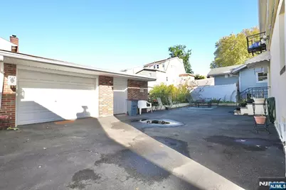 335 Montclair Avenue, Newark, NJ 07104 - Photo 27