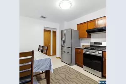 60 Garden Avenue, Woodland Park, NJ 07424 - Photo 17