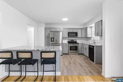 60 Garden Avenue, Woodland Park, NJ 07424 - Photo 15