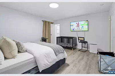 60 Garden Avenue, Woodland Park, NJ 07424 - Photo 5