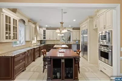 61 Overlook Drive, Woodcliff Lake, NJ 07677 - Photo 15