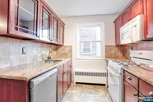 326 N Bridge Plaza 5D, Fort Lee, NJ 07024 - Photo 11