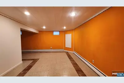 521 Chestnut Street, Ridgefield, NJ 07657 - Photo 15