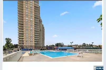 2100 Linwood 17Y #17Y, Fort Lee, NJ 07024 - Photo 33