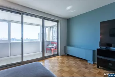 2100 Linwood 17Y #17Y, Fort Lee, NJ 07024 - Photo 9