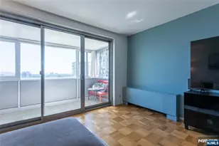 2100 Linwood 17Y, Fort Lee, NJ 07024 - Photo 9