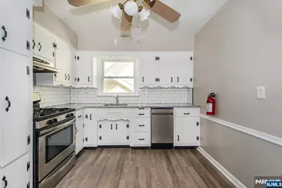 95 N 16th Street, Prospect Park, NJ 07508 - Photo 17