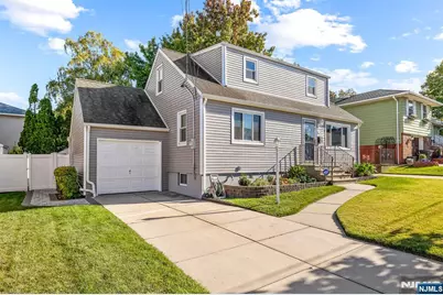 4 Marianne Terrace, Secaucus, NJ 07094 - Photo 3