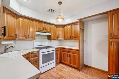 8 Cambridge Road, Totowa, NJ 07512 - Photo 23