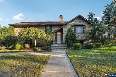 8 Cambridge Road, Totowa, NJ 07512 - Photo 1