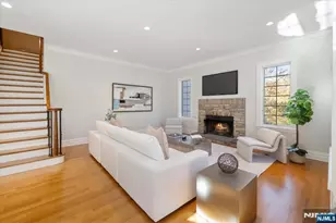 613 Knollwood Rd, Franklin Lakes, NJ 07417 - Photo 7