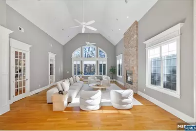 613 Knollwood Road, Franklin Lakes, NJ 07417 - Photo 3