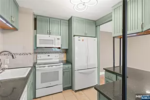 170-202 Lafayette Ave 6I, Passaic, NJ 07055 - Photo 5