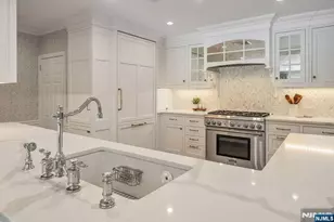 86 Carlton Ave, Ho Ho Kus, NJ 07423 - Photo 9