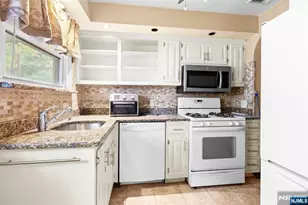 31-12 Rosalie St, Fair Lawn, NJ 07410 - Photo 11