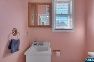 75 Scrivens St, Totowa, NJ 07512 - Photo 15