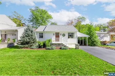 28 Minnehaha Boulevard, Oakland, NJ 07436 - Photo 1