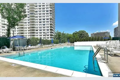 2077 Center Avenue 20F #20F, Fort Lee, NJ 07024 - Photo 13