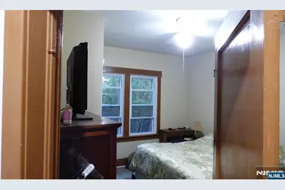 211 Madison Avenue, New Milford, NJ 07646 - Photo 19