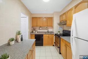 1111 River Road H18, Edgewater, NJ 07020 - Photo 13