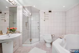 1055 River Road 905, Edgewater, NJ 07020 - Photo 13