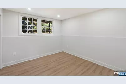 326 Runnymede Road, Essex Fells, NJ 07021 - Photo 15