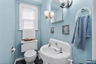 135 Hillcrest Ave, Leonia, NJ 07605 - Photo 21