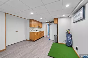 135 Hillcrest Ave, Leonia, NJ 07605 - Photo 27