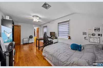 135 Hillcrest Avenue, Leonia, NJ 07605 - Photo 47