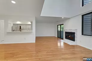 726 Mainsail Ln 726, Secaucus, NJ 07094 - Photo 9