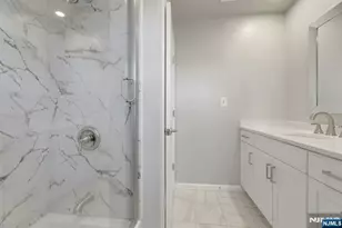 726 Mainsail Ln 726, Secaucus, NJ 07094 - Photo 35