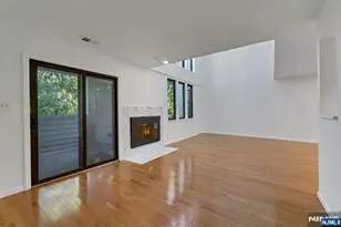 726 Mainsail Ln 726, Secaucus, NJ 07094 - Photo 11