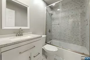 726 Mainsail Ln 726, Secaucus, NJ 07094 - Photo 29