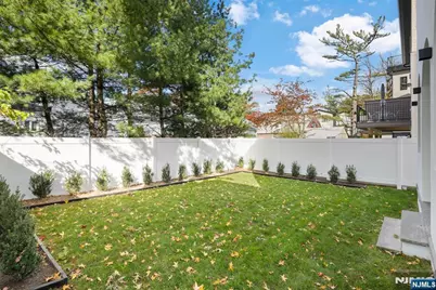 801 W End Avenue, Cliffside Park, NJ 07010 - Photo 27