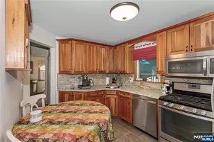 4 Crescent Rd, Wallington, NJ 07057 - Photo 11
