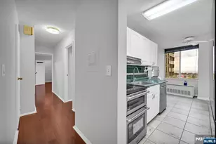 300 Winston Dr C1601, Cliffside Park, NJ 07010 - Photo 21